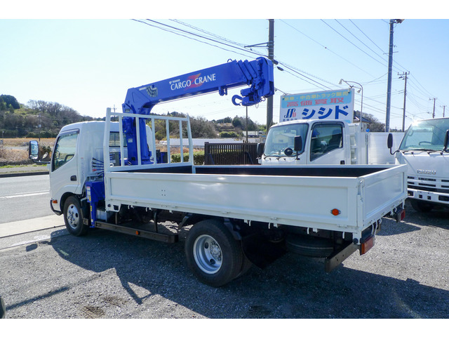 Hino Dutro 8