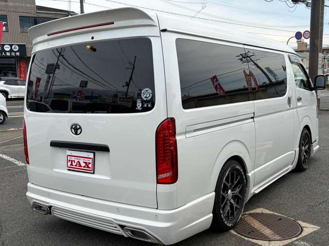 Toyota Hiace Van 2