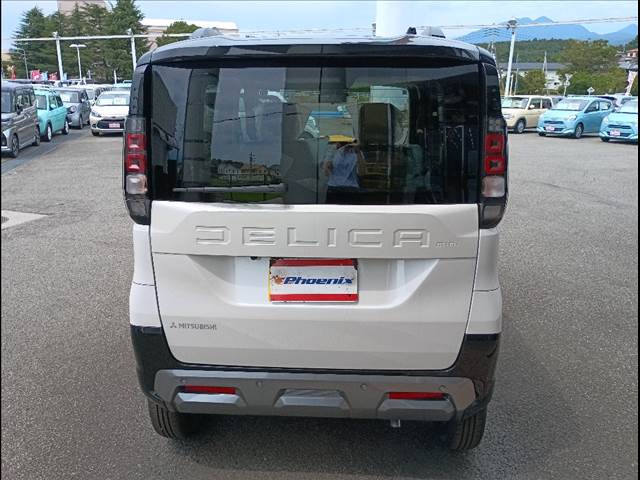 Mitsubishi Delica Mini 8