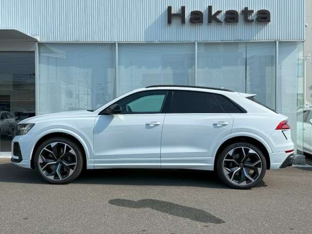 Audi RS Q8 7