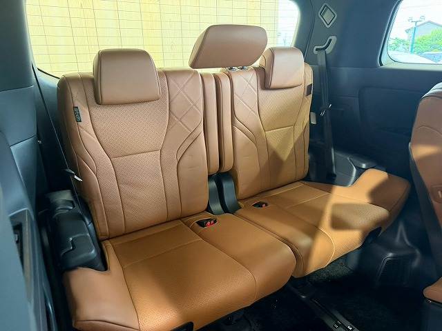 Toyota Vellfire 12