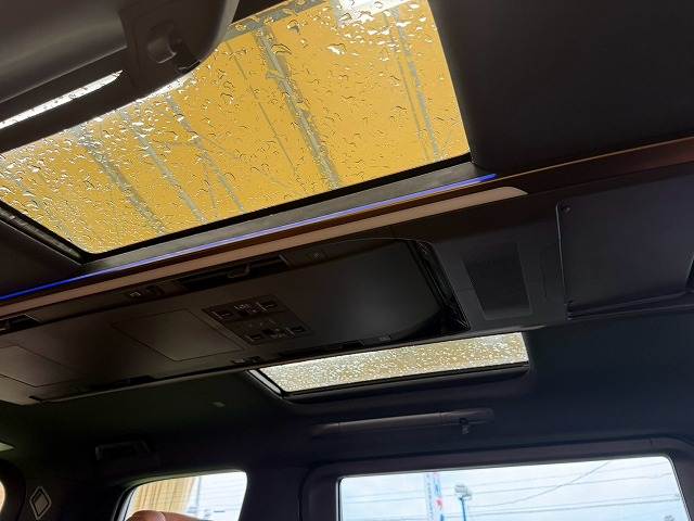Toyota Vellfire 6