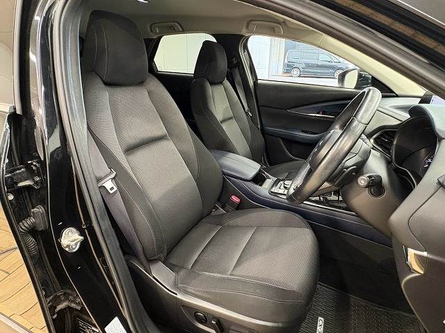 Mazda CX-30 11