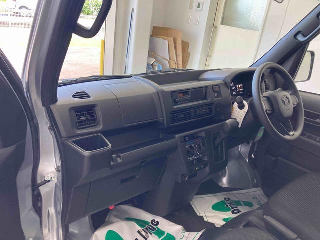Daihatsu Hijet Cargo 12