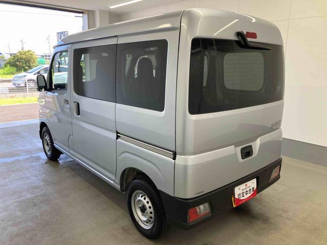 Daihatsu Hijet Cargo 9