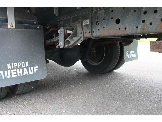 Isuzu Elf 12