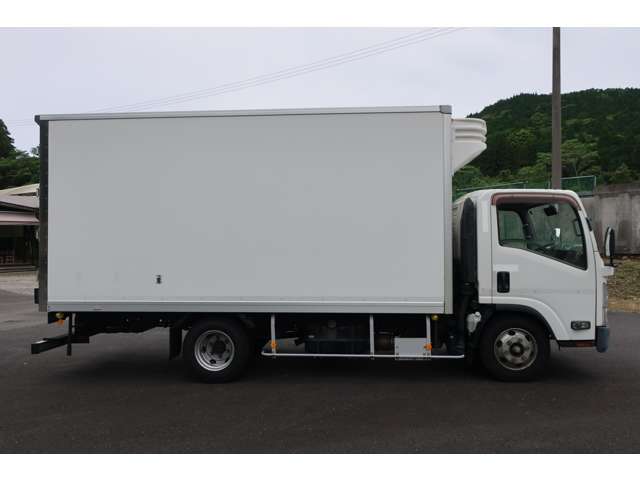 Isuzu Elf 3