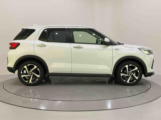 Daihatsu Rocky 12