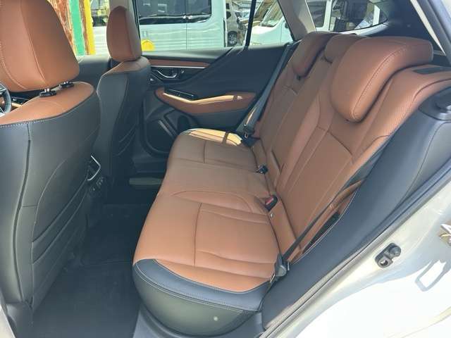 Subaru Legacy Outback 6