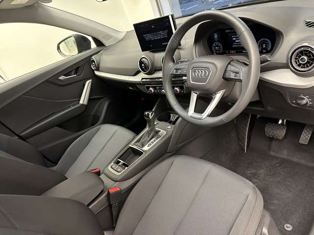 Audi Q2 12