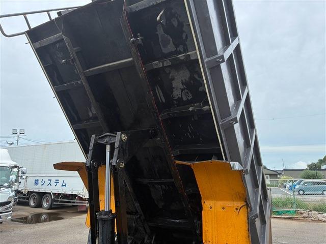 Mitsubishi Fuso Canter 11
