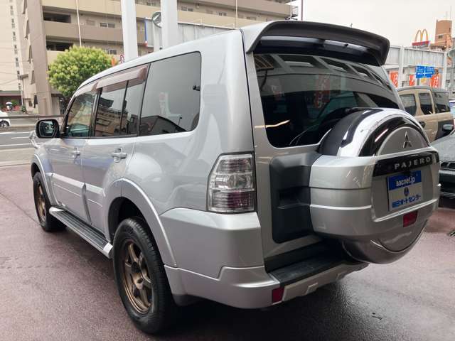 Mitsubishi Pajero 11