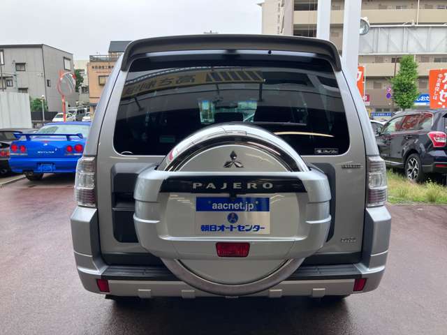 Mitsubishi Pajero 2