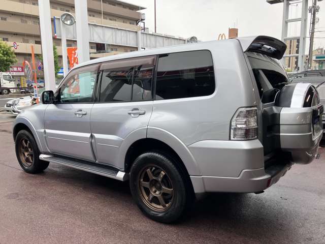 Mitsubishi Pajero 10