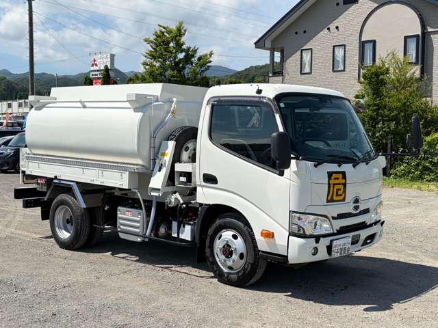 Hino Dutro 3