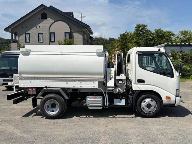 Hino Dutro 4