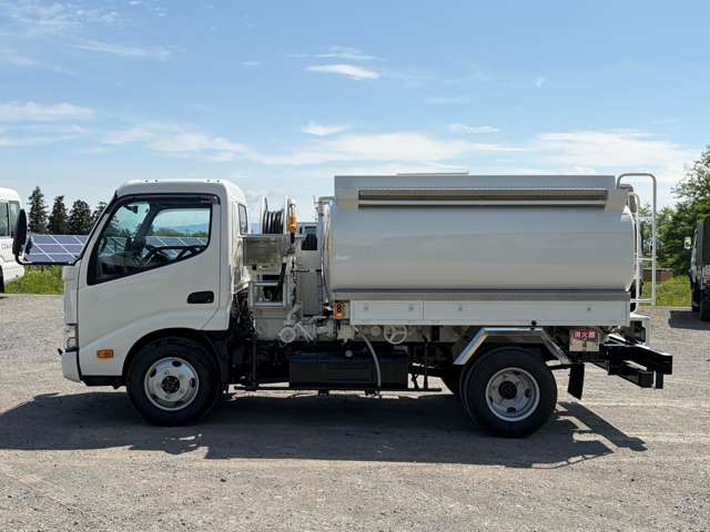 Hino Dutro 8