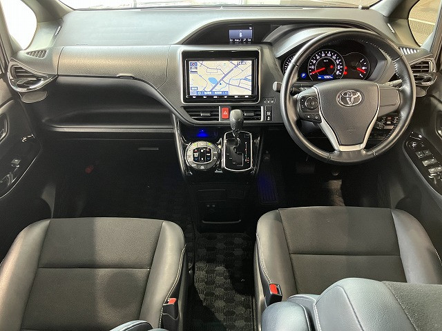 Toyota Noah 2