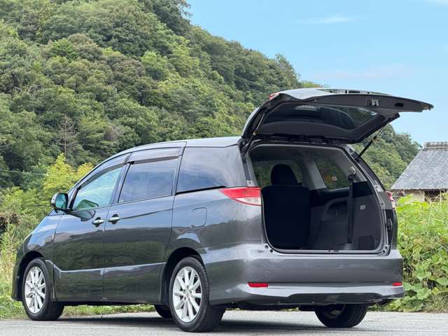 Toyota Estima 5