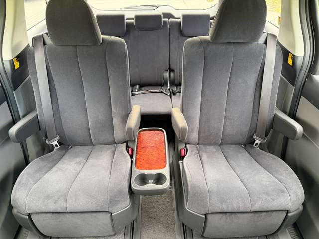 Toyota Estima 9