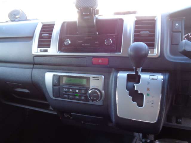 Toyota Regius Ace 11