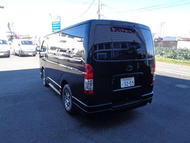 Toyota Regius Ace 2