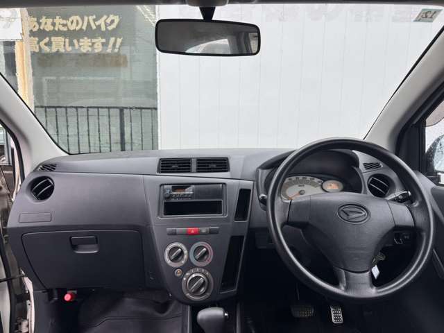 Daihatsu Mira 11