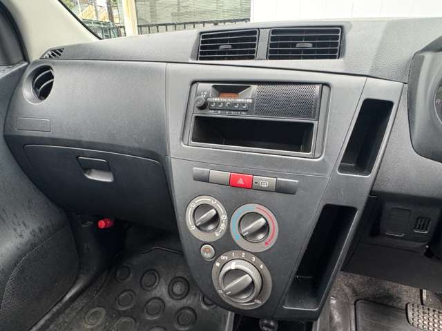 Daihatsu Mira 12