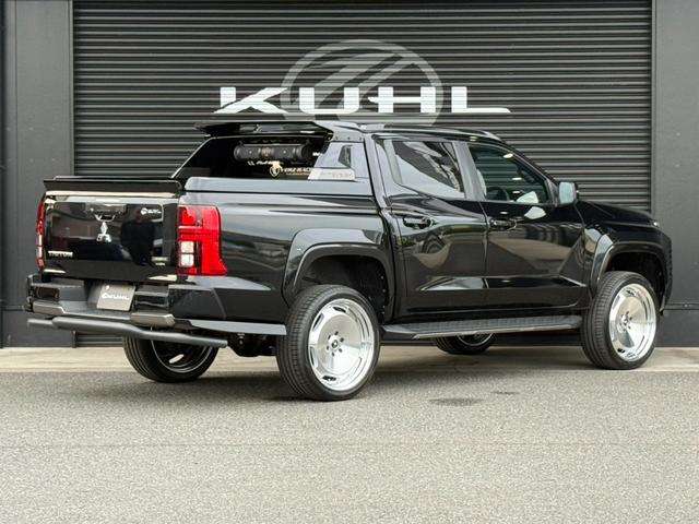 Mitsubishi Triton 8