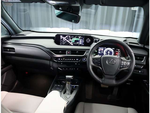 Lexus UX 5