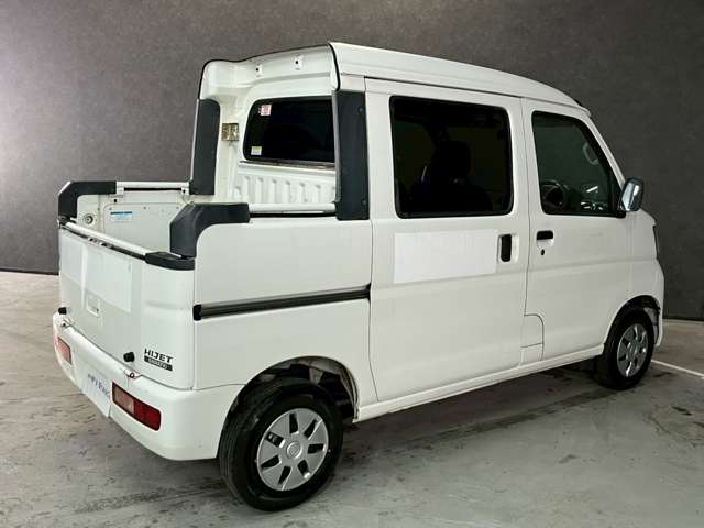 Daihatsu Hijet Deck Van 11