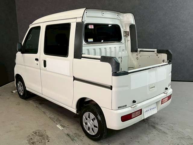 Daihatsu Hijet Deck Van 12