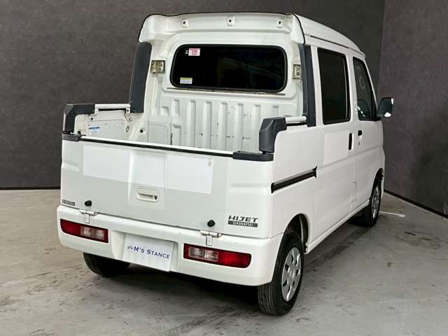 Daihatsu Hijet Deck Van 10