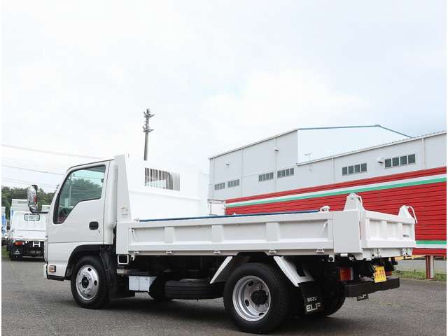 Isuzu Elf 11