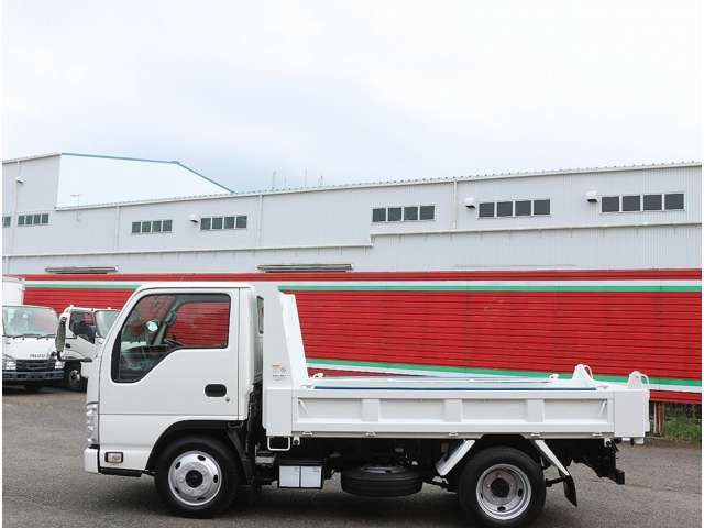 Isuzu Elf 12