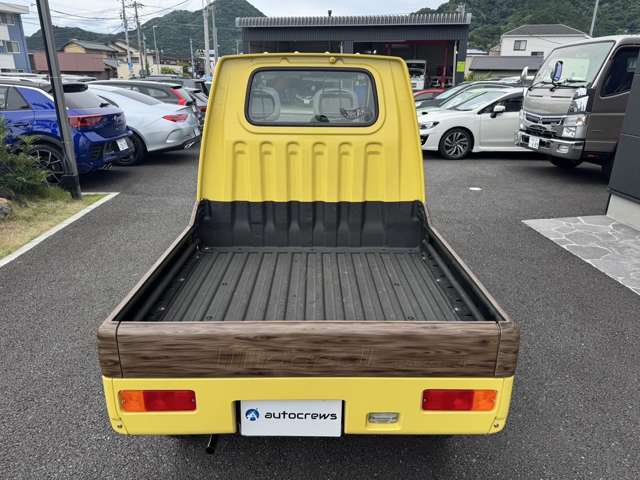 Daihatsu Midget II 11