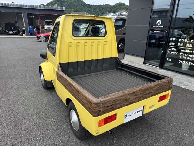 Daihatsu Midget II 10