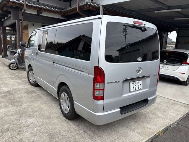 Toyota Regius Ace 4