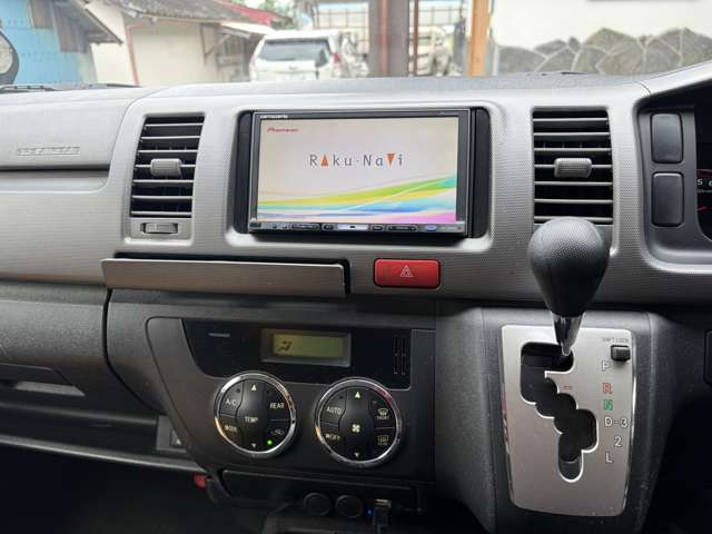 Toyota Regius Ace 10