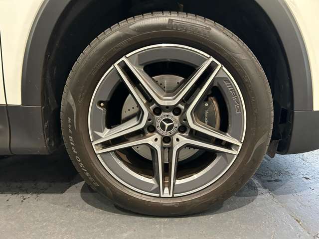 Mercedes-Benz GLB 5