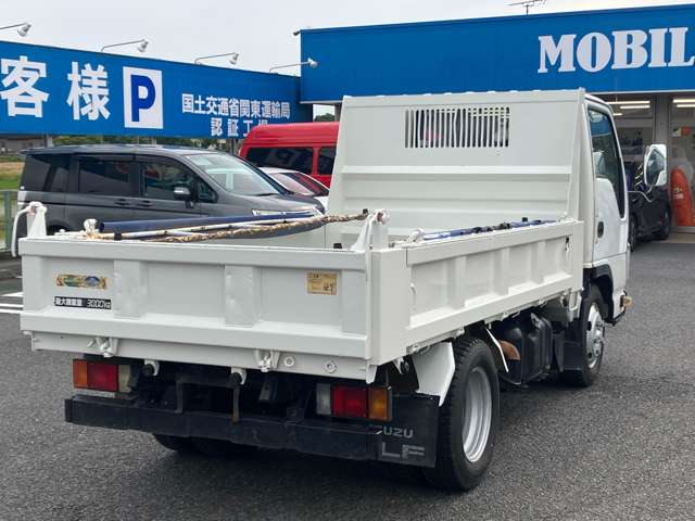 Isuzu Elf 9