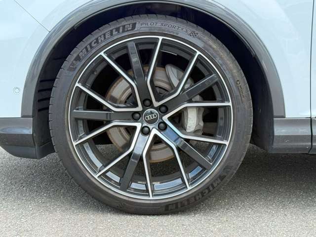 Audi Q7 12