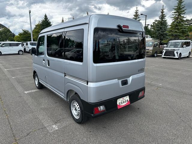 Daihatsu Hijet Cargo 7