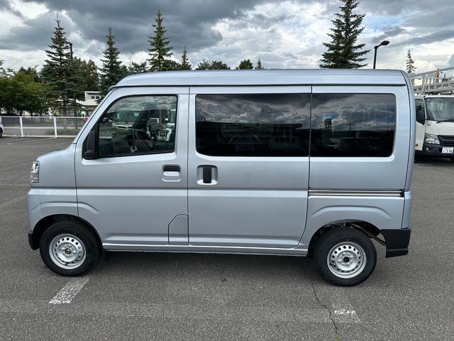 Daihatsu Hijet Cargo 8