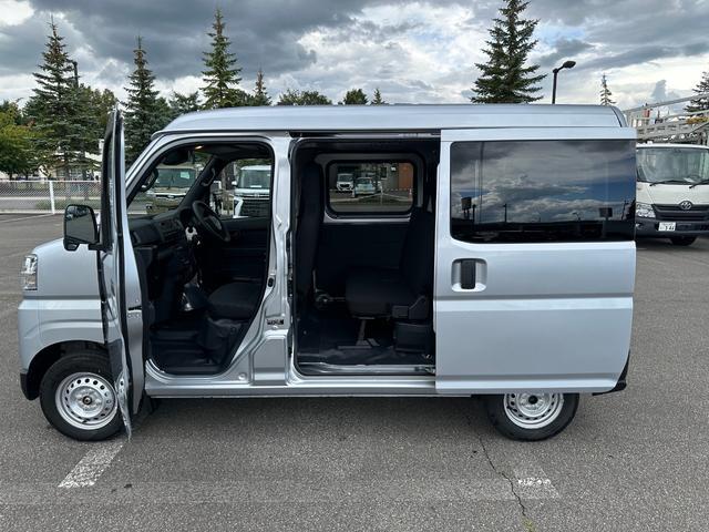 Daihatsu Hijet Cargo 9