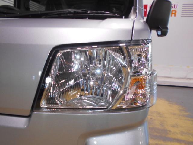 Daihatsu Hijet Cargo 12