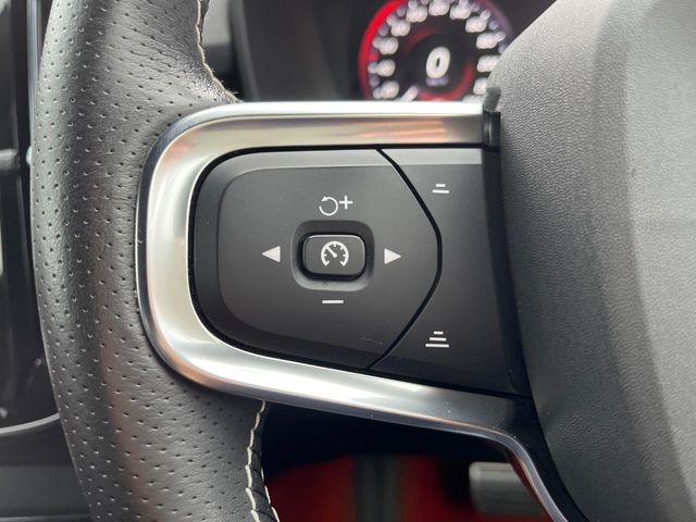 Volvo XC40 10