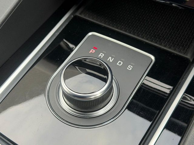 Jaguar F-Pace 10