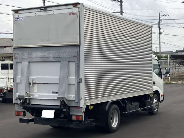 Hino Dutro 2