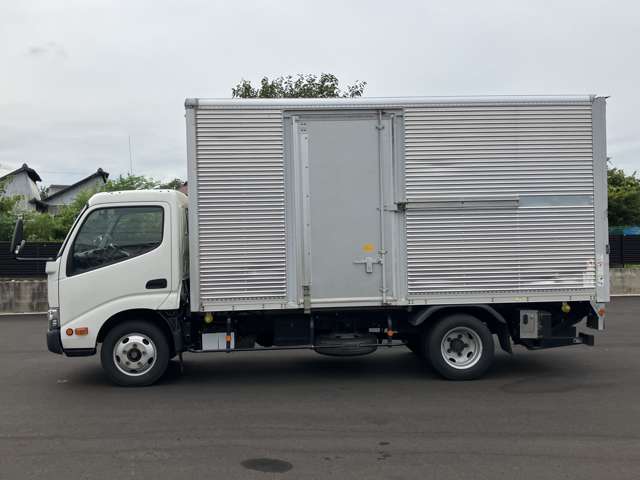 Hino Dutro 7